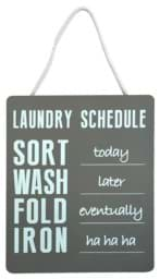 Bild von Holzschild "Laundry Schedule"