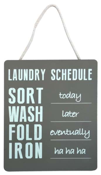 Bild von Holzschild "Laundry Schedule"